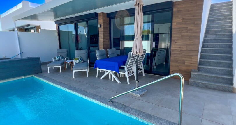 EXKLUSIV 1-PLANS VILLA MED POOL- LO PAGAN